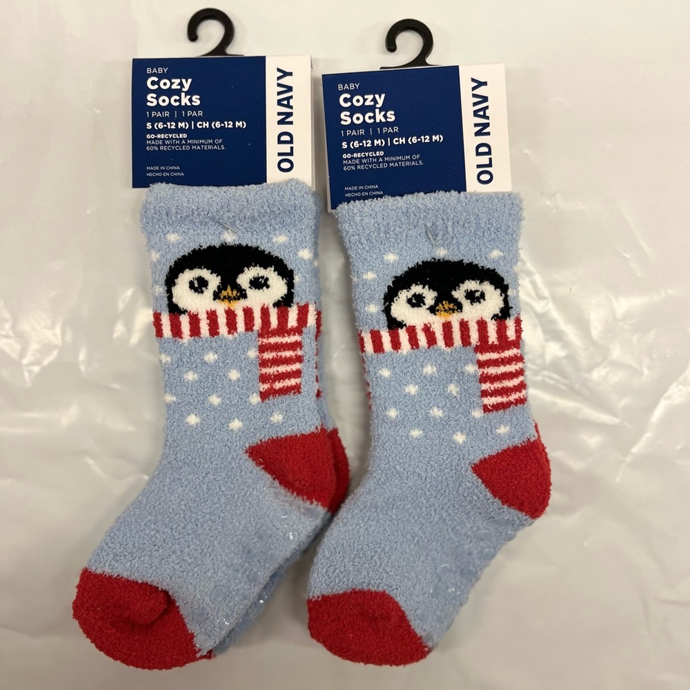 Old navy baby size S 6-12 months cozy socks